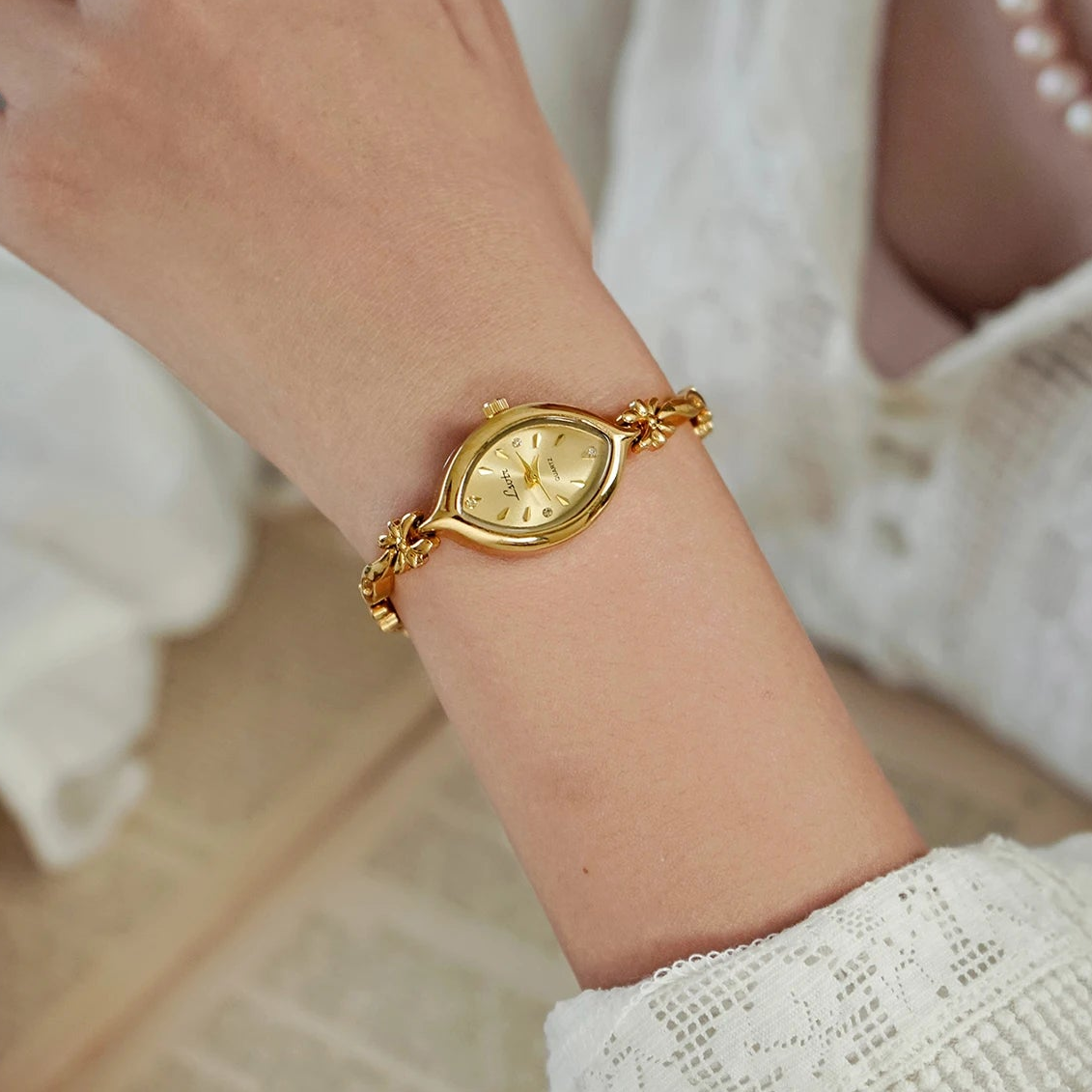 Retro Gold Small Dial Women's Watch