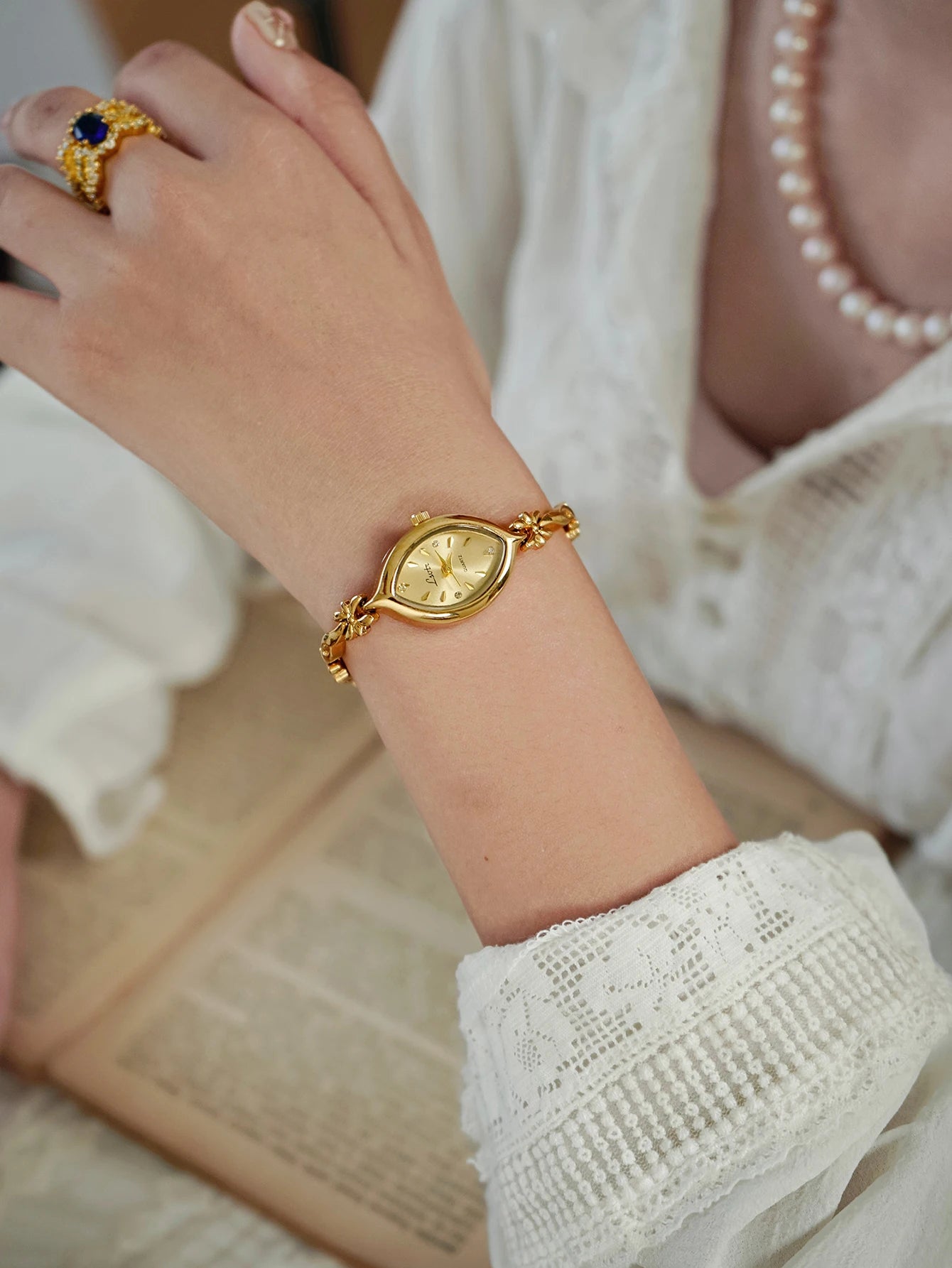 Retro Gold Small Dial Women's Watch